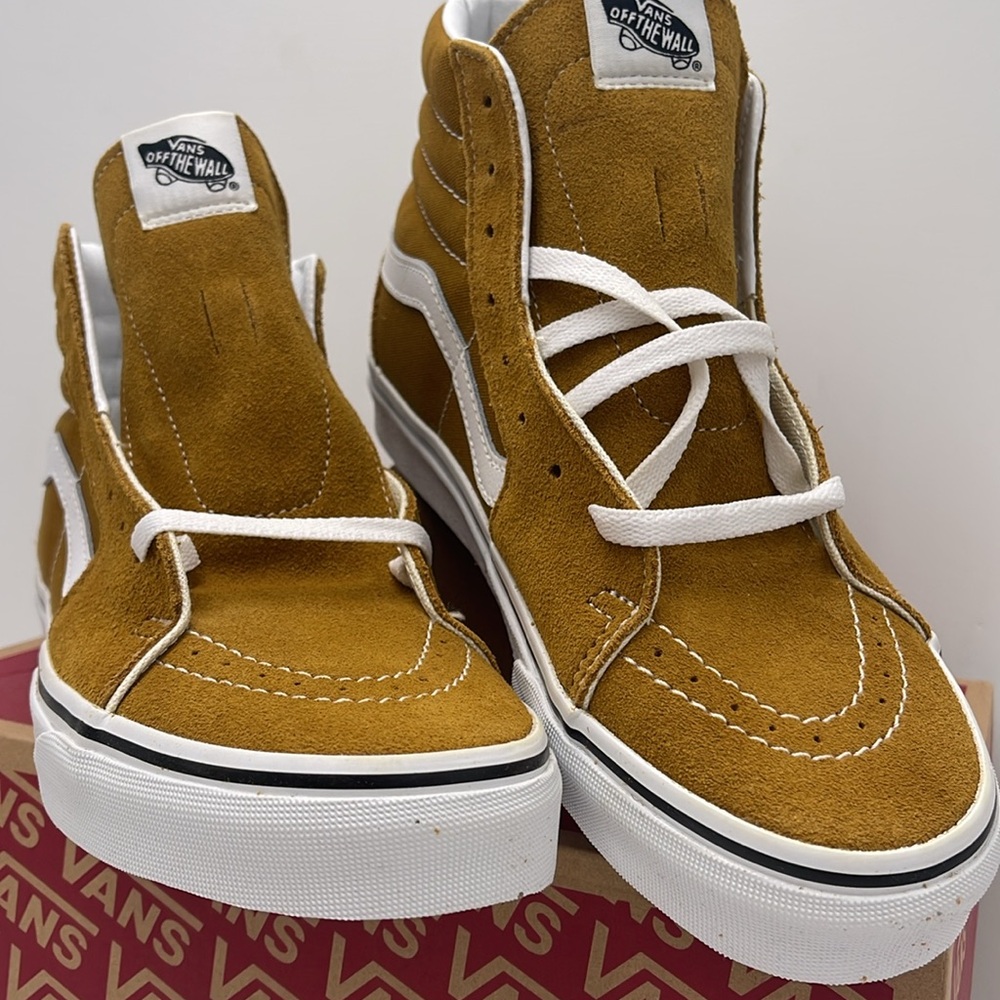 Vans Men’s High-Top Sneakers in Mustard White Sk8-Hi
Color Theory Golden Brown - Picture 7 of 16
